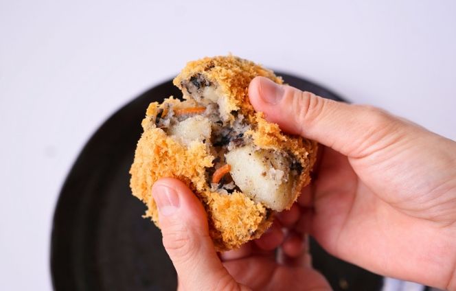 宗像産天然ひじき使用 ドでか！ひじきコロッケ×5袋セット(計1.2kg)【道の駅むなかた】_HA1834