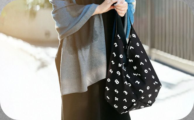 【SOU・SOU】一切袋 穏(いっさいぶくろ おだやか)/SO-SU-U 濡羽色(ぬればいろ)×つくも｜京都 SOUSOU バッグ 人気ブランド［ テキスタイルデザイン 京都 ブランド 鞄 ソウソウ おしゃれ 人気 おすすめ シンプル 柄 旅行 おでかけ ポーチ かばん プレゼント ギフト お取り寄せ 通販 送料無料 ふるさと納税 ］ 261009_A-RV010