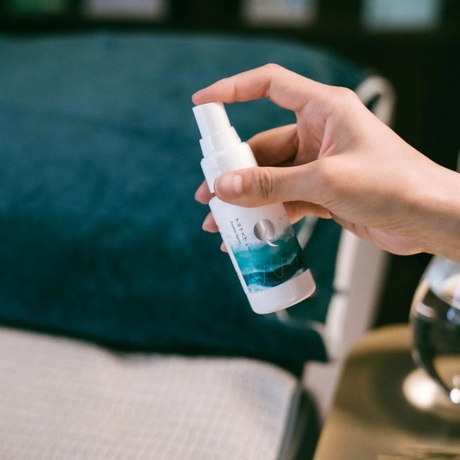 明日 わたしは柿の木にのぼる/アロマスプレー 50ml