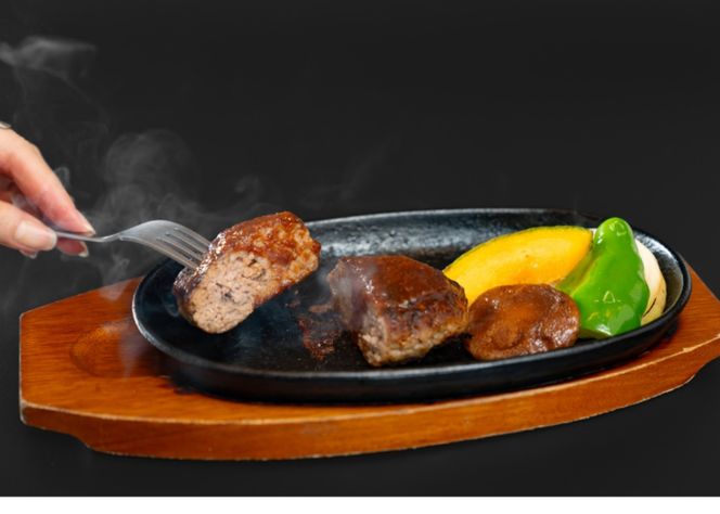 精肉店の直営焼肉【焼肉大剛】肉汁爆発！手ごね・肉々しい手作りハンバーグ （10個入り）【ハンバーグ 肉 牛肉 冷凍便 おすすめ 人気 ランキング 冷凍 手作り 詰め合わせ 大容量 冷凍食品 手作り お惣菜 国産 業務用 牛肉 名店 お弁当 夕食  ディナー 簡単調理 ストック クリスマス 年末年始 パーティ 三重県 四日市市 ふるさと納税】