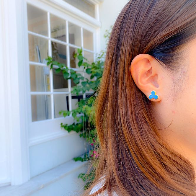 茅ヶ崎市 湘南 陶磁器 ピアス 上品 かわいい レディース ギフト プレゼント 誕生日 母の日 お祝い サマーギフト ゴールド 金 アート アクセサリー Artopus.SHONAN ピアス ファミリア ピンク