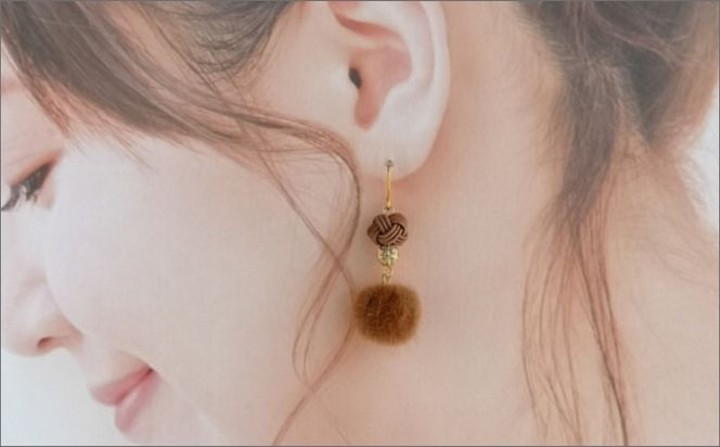 ＊うす茶×ライトブラウン＊水引ピアス/玉結びとフェイクファーのピアス　AM00323