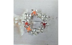 100-33伊勢志摩あこや本真珠ブローチ・あじさいwith珊瑚(A)