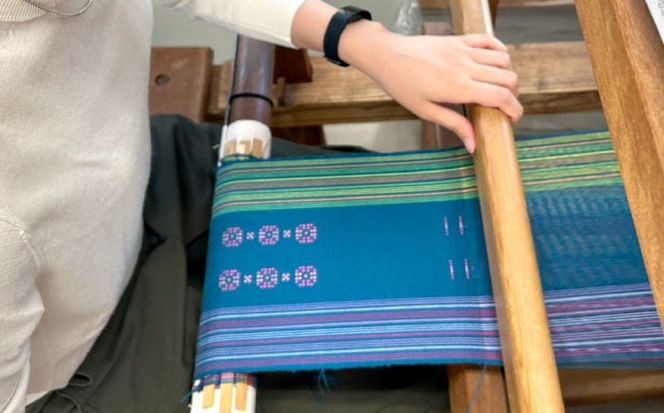 織物製作体験 「経浮花織ティッシュケースコース」 工芸体験 チケット 織物体験 沖縄旅行 アクティビティ 沖縄市 / FABRIC SHOP MINAMI[BCCS016]