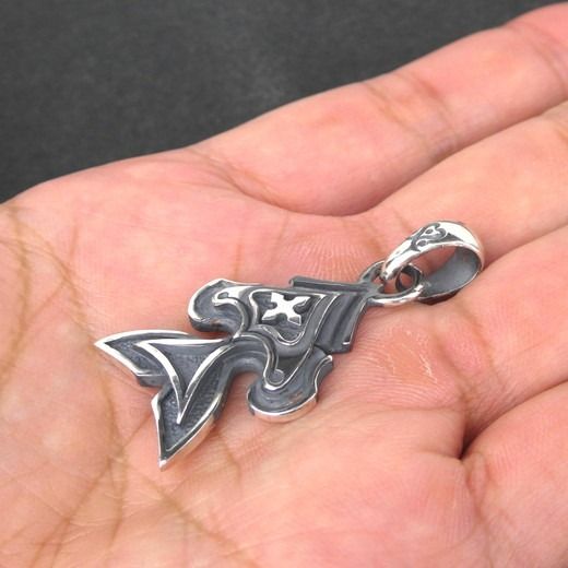 Spade pendant