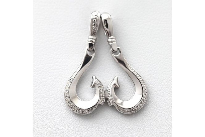 ハワイアン ネックレス PT100 (プラチナ10％) ダイヤモンド 0.06ct フィッシュフック ペンダント 釣り針 リバーシブル 【f067-pt100】 [オーダーメイドジュエリーメイ 山梨県 韮崎市 20745088]