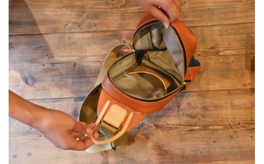 ハンドメイド　上質な素材で作った大人のワンショルダーバッグ　琵琶湖ブルー【CC22W】（滋賀県　近江八幡市）
