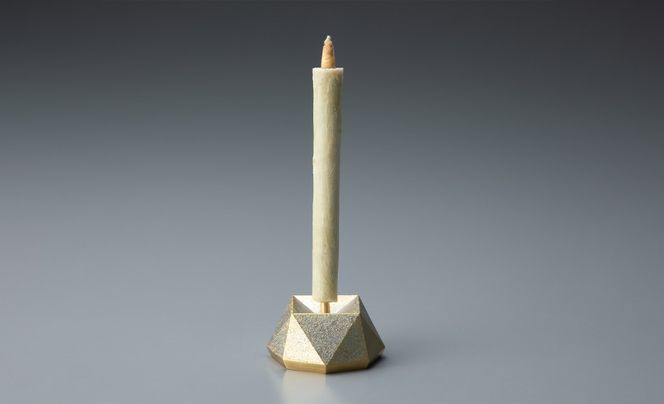 【L-953】大與　櫨の和ろうそく(2号50本入り)・真鍮の燭台『24』角 セット［高島屋選定品］