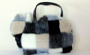 オリジナルネコ型トートバッグ＊モノトーンチェックファー 猫好き 猫の形 バック お出かけ どうぶつ かわいい 猫グッズ ふわふわ フェイクファー 手提げ チェック柄 