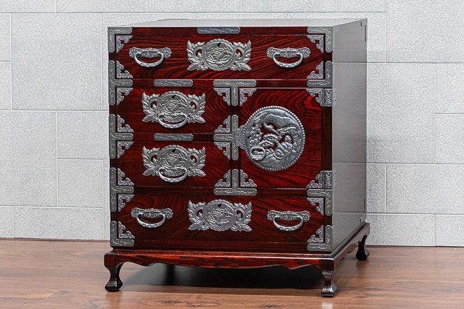 仙台箪笥 【扉：彫金手打金具】 猫足帳場箪笥 拭き漆塗り KC-60BDH （鶴亀松竹梅柄）（お申込書返送後8ヶ月～12ヶ月程度でお届け）|06_kyk-810301