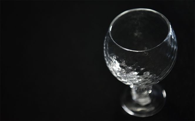 パイナップル柄ワイングラス（1脚）〈ガラス パイナップル柄ワイングラス ワイングラス コップ グラス 工芸品 食器 日用品 〉 