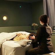 【ふるさと納税】御宿コトブキ 快眠セラピー付き 1泊2食 飲み放題 ペア 平日 宿泊券 2名様 1枚 洋室（ツイン） 夕食 朝食 ドリンク 囲炉裏会席 蒸籠蒸し 但馬牛 お肉 蟹 カウンセリング お食事券 施設利用券 チケット 旅館 温泉 旅行 観光 兵庫県 新温泉町 送料無料