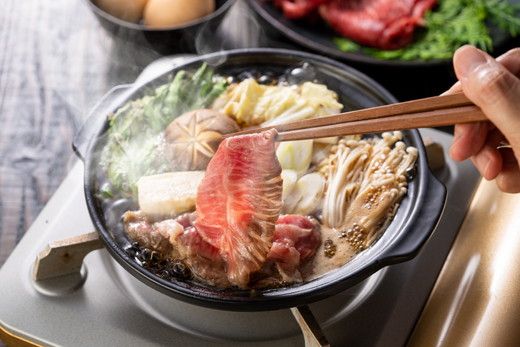 【４等級以上の未経産牝牛限定】近江牛カタ・バラすき焼き【 600g】【AF07W】