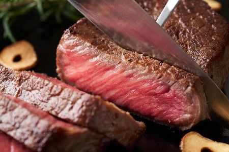 【3か月定期便】【A4～A5】佐賀牛モモステーキ 約1.5kg(100g×15P)×3回【肉 牛肉 ブランド牛 黒毛和牛 ステーキ肉 ふるさと納税】(H112250)