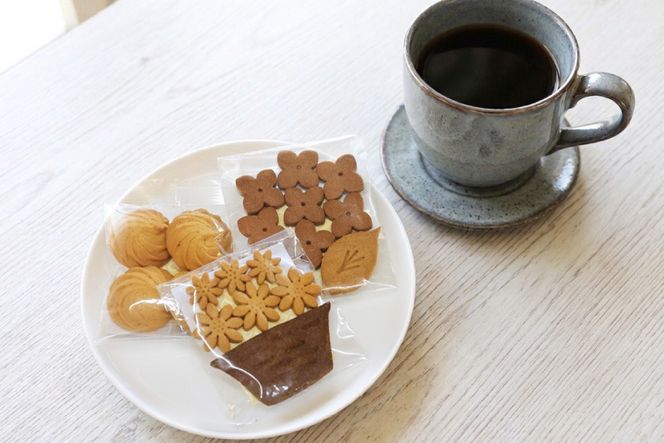 クッキー 菓子 お花のクッキーといつものクッキー 8種 セット [mederu 北海道 砂川市 12261124] お菓子 焼き菓子 洋菓子 焼菓子 スイーツ おやつ デザート クッキーセット 詰め合わせ かわいい