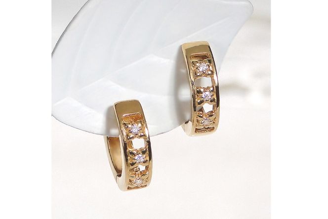 ピアス K18YG イエローゴールド ダイヤモンド 0.03ct フープピアス 【f220-k18yg】 [オーダーメイドジュエリーメイ 山梨県 韮崎市 20745079] ジュエリー アクセサリー 両耳 抜け感 太め 18金 ダイヤピアス