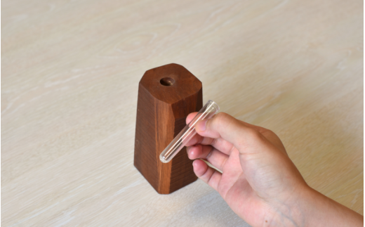  ＼全てが１点もの／一輪挿し 木製   形はおまかせ/フラワーベース 花瓶  木工品 工芸品 紀美野町 癒し【twn922-fvase】