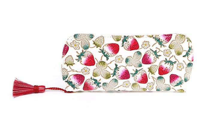 メガネケース 文庫屋大関 いちご ケース 眼鏡 めがね イチゴ 苺 皮 革製品 皮革製品 財布 お札 小銭 工芸品 ギフト プレゼント　【 墨田区 】 ファッション小物 民芸品 