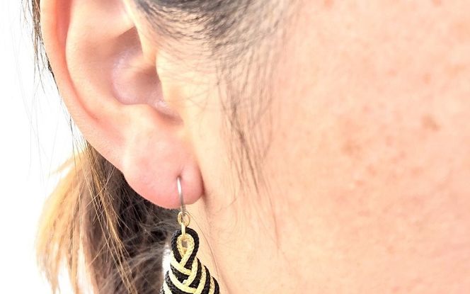 【※使用しない※】組紐チタンピアスみょうが黒金 