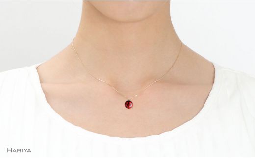 ペンダント Nanahoshi 赤 てんとう虫 白蝶貝 蒔絵 漆 ハンドメイド アクセサリー ギフト 伝統工芸 工芸品 国産 日本製 復興 震災 コロナ 能登半島地震復興支援 北陸新幹線 F6P-0833