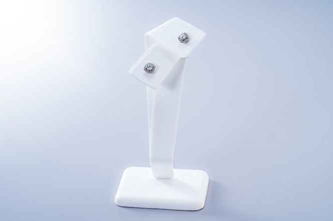 TUC0021-1 【高島屋選定品】プラチナダイヤモンド ピアス 中石ダイヤ 0.5ct D SI2 EX (GIA)【鑑別書付き ARC-EN-CIEL (アルカンシェル) ジュエリー プレゼント ギフト ファッション アクセサリー 贈り物 贈答 お祝い 記念日】 