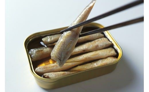 【琵琶湖 沖島からの贈物】缶詰3個セット　びわ湖産本もろこオイル漬（105g×3）　［24hour party fish gift for okishima HONMOROKO in COTTONSEED OIL］【D023W】