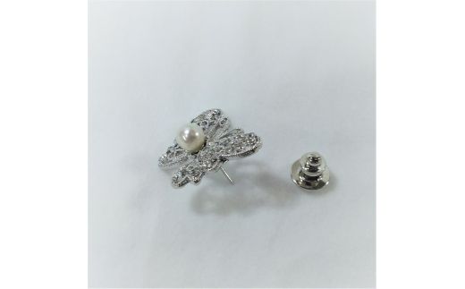 10-64伊勢志摩あこや本真珠ブローチピン(蝶々)