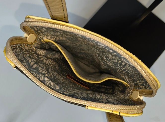 「鞄工房　香」レザーミニショルダーバッグ（モノトーン） FAA7068