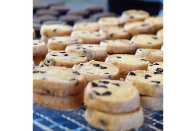 クッキー缶 6種類の クッキー 詰め合わせ 2缶セット[ スイーツ 洋菓子 焼菓子 食べ比べ ギフト プレゼント お取り寄せ 贈り物 ]