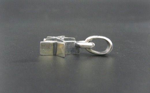 Medium pentagram pendant