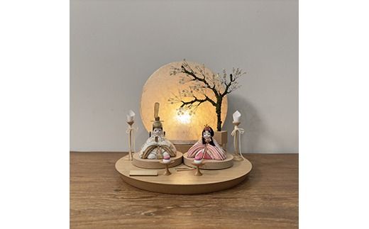 雛人形のminicola　rico美優（みゆ） ｜ 木目込み親王飾り雛人形　丸木台　雪花丸型照明セット