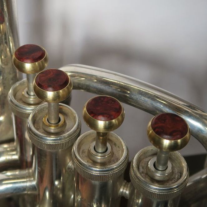 木製ピストンボタン ユーホニューム（ヤマハ）用 EY型（真鍮削り出し） 4個セット ［195S12］ ユーホニューム ヤマハ用 EY型 真鍮削り出し 選べる 素材 花林コブ材 ローズウッド材 木製 ピストンボタン ノーラッカー サウンド品質 音響拡散防止 サイズ調整 楽器アクセサリー 楽器パーツ 愛知県 小牧市 送料無料