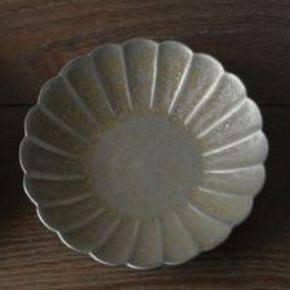 砥部焼 菊型皿セット（直径約17cm×2枚）黒（鉄サビ色）IKTS011-2