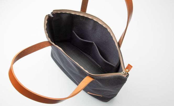 【J-252】ｋｉｉ工房　帆布かばん　天Ｆトート楕円底Ｍ　 先染め黒【高島屋選定品】