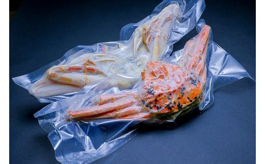 【蟹の匠 魚政】魚政BLACK 茹でズワイガニ〈急速冷凍〉小サイズ 1杯【姿のまま】カニ酢付き　UO01326