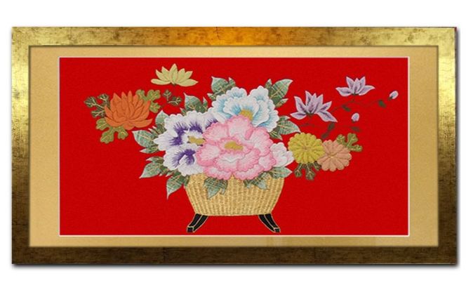 額装用 日本刺繍 「花かご」台生地「赤」×額装「ゴールド」 刺繍 伝統工芸 愛西市 / 百武打敷店[AEBR010]