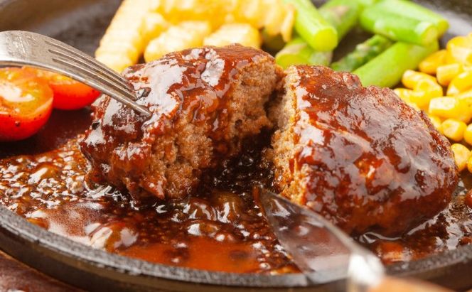 お肉屋さんの手ごね ハンバーグ／博多和牛入り 1.4kg（140g×10個）※配送不可：離島 肉料理 洋食 子供 お昼 夕飯 簡単 時短 国産牛肉 黒毛和牛 合い挽き肉 やわらかい 肉汁 濃厚 旨 化粧箱入り