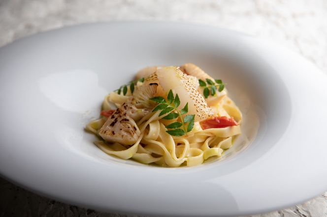 【ホテルグランヴィア京都／15階 ビュー&ダイニング コトシエール】レストランペアチケット(ランチ・ディナー共通)［ 京都駅直結 人気ホテル フレンチ・イタリアン 食事券 ホテル最上階 京都の街並みを一望 コース料理 2名様分 人気 おすすめ 食事 グルメ 旅行 観光 ホテル ふるさと納税 ］ 261009_A-LA111