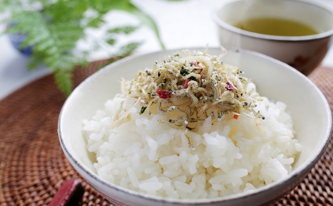 ちりめんの旨みをずっと感じられるふりかけ ちり旨ふりかけ 味比べセット/ 梅小町 味ゴマひじき【ちりめん ちりめんじゃこ あみえび アミエビ 梅 ごま 各2個づつ ふりかけ カリカリ おにぎり 混ぜご飯 ご飯のお供 岡山 瀬戸内市 牛窓 服部水産 】