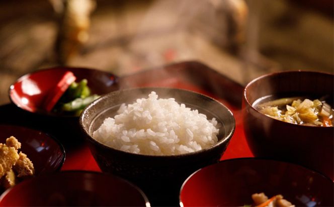 米 【毎月定期便】頂米銀兵衛 魚沼産コシヒカリ（精米）2kg  全6回  こしひかり コメ お米 ごはん ご飯 新潟 十日町市