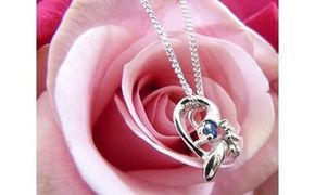 Y-2 ☆エンジェルハートペンダント（サファイアダイヤ入り）