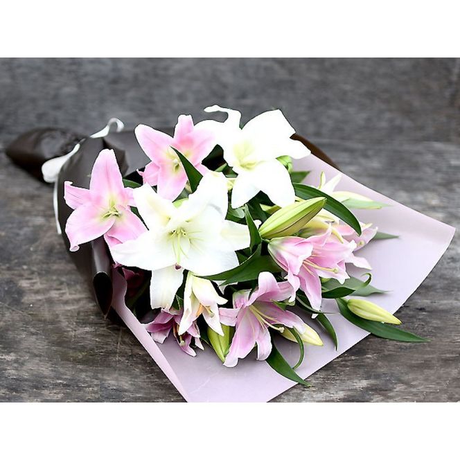 【母の日ギフト】カサブランカとピンク百合の花束＜お届け日：2026年5/4～5/10 当店おまかせ ＞【母の日 ギフト カサブランカ ピンク 百合 花束 花 花傷み防止 大阪府 門真市 】 272230_BG067