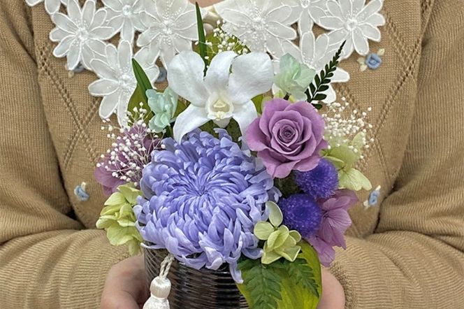 プリザーブドフラワー【萌音/藤】【埼玉県 春日部市 シュガーパイン 和モダン 菊アレンジ インテリア ギフト】(AJ007-2)