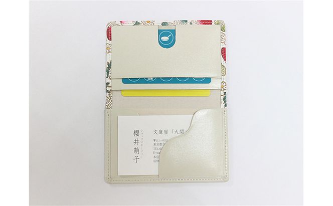 パスケース 名刺入れとしても パスカードホルダー いちご 文庫屋大関 名刺入れ 名刺ケース レディース 定期券入れ 定期入れ 名刺 カードケース 二つ折り 薄型 レザー 本革 革 文庫革 日本製 東京 東京都 墨田区