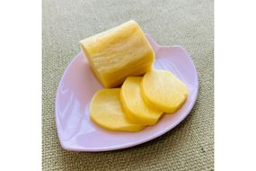 農家自家製 やさし味たくあん（漬物） 2本　IU00004