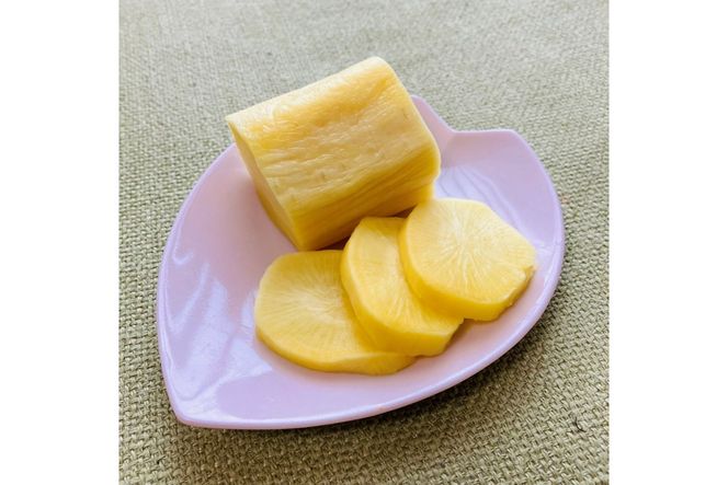農家自家製 やさし味たくあん（漬物） 2本　IU00004