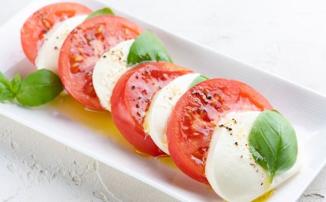 鈴鹿山麓トマト 中玉トマト「レッドオーレ」箱詰め（1.8kg入り）【トマト ミニトマト 採れたて 自然 栽培 水耕栽培 野菜 甘い あまい おいしい 美味しい 三重県 四日市市 ふるさと納税】