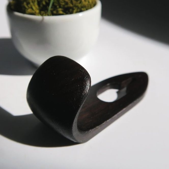 木製サムフック ヤマハ用 ［195S20］ 木製 サムフック 素材 シタン グラナディラ ボコーテ 肌触り 優しい素材 幅広い分野 中間的 サウンド 黒色 硬い木 茶褐色 黄色 杢目 柔らかい木 管楽器用 愛知県 小牧市 送料無料