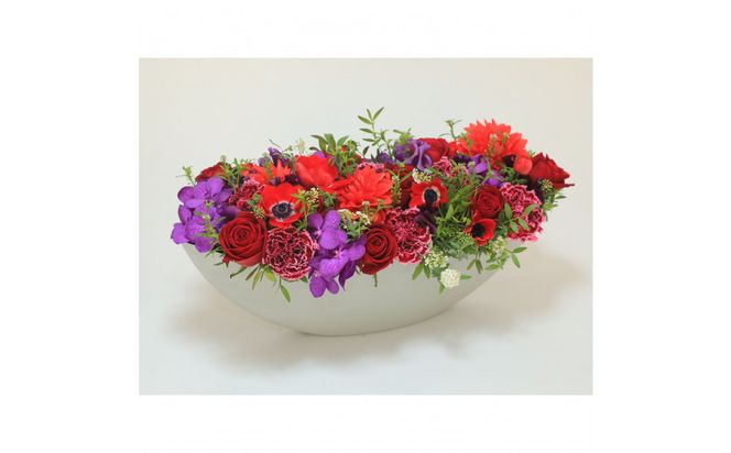 【お花の定期便】「季節毎」に届く、旬のアレンジメント Mサイズ（4回お届け） 142069_BN045