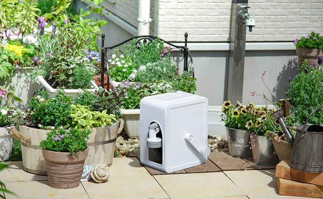 フルカバーコンパクトホースリール15m FCH-15M ホワイト アイリスオーヤマ 雑貨 日用品 庭 洗車 水やり 外 ベランダ 園芸用品 白 